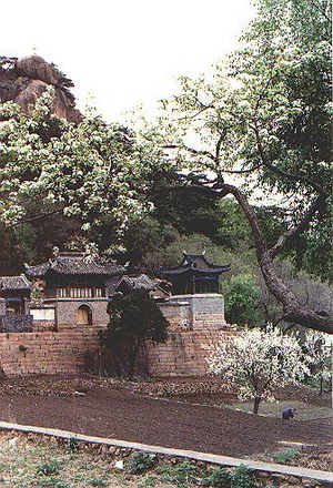 千山香岩寺(图1)